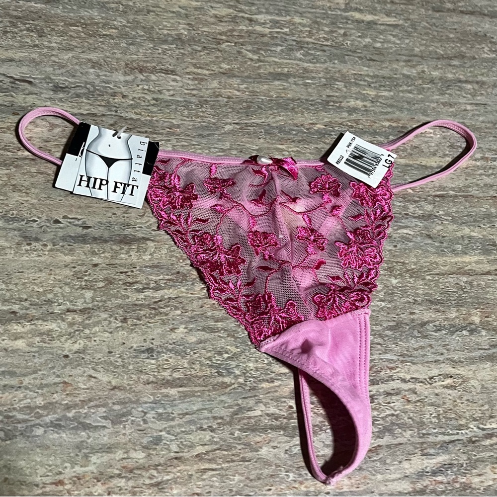 NWT Biatta Intimates Hip Fit V-String panty sheer